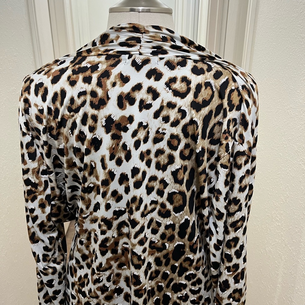 Plus Size Animal Print Blouse Size 3X - Picture 3 of 3